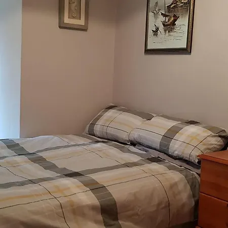 Cosy Townhouse On The Hill In Ireland *