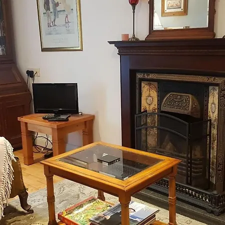 3 Bed Townhouse - Sleeps 6 - Pet Friendly *